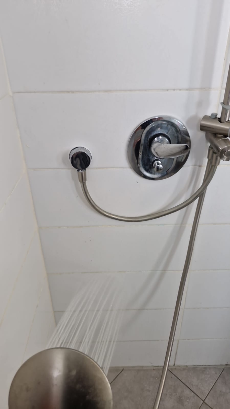 תיקון ברז מקלחת בקיר